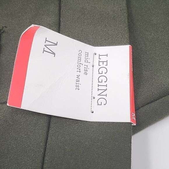 Style&Co. Size M Leggings Capri Mid Rise Comfort Waist - Picture 2 of 4